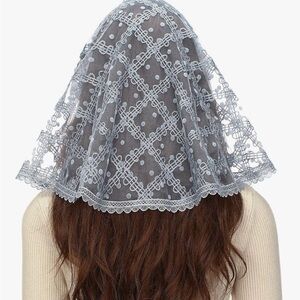 Elegant Lace Veil in blue grey